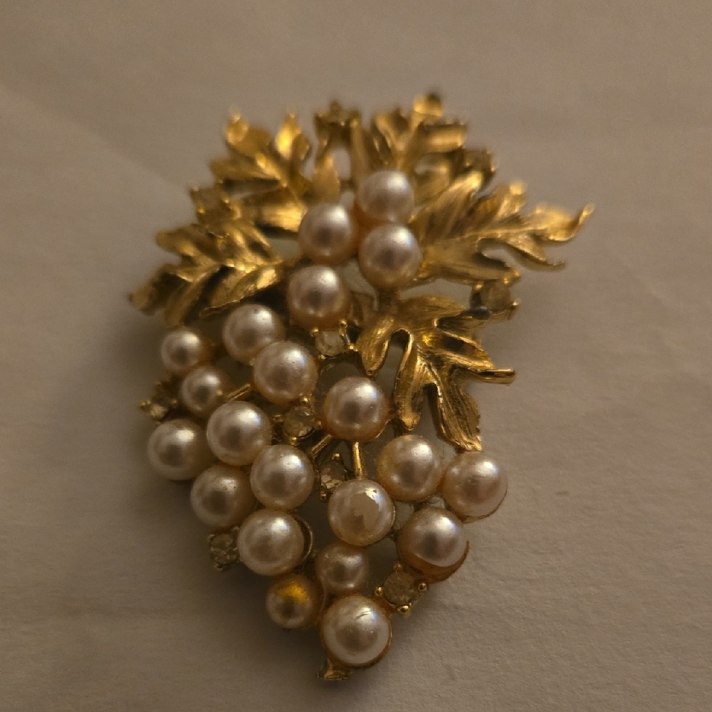 Gold and Cream Grape Cluster Brooch